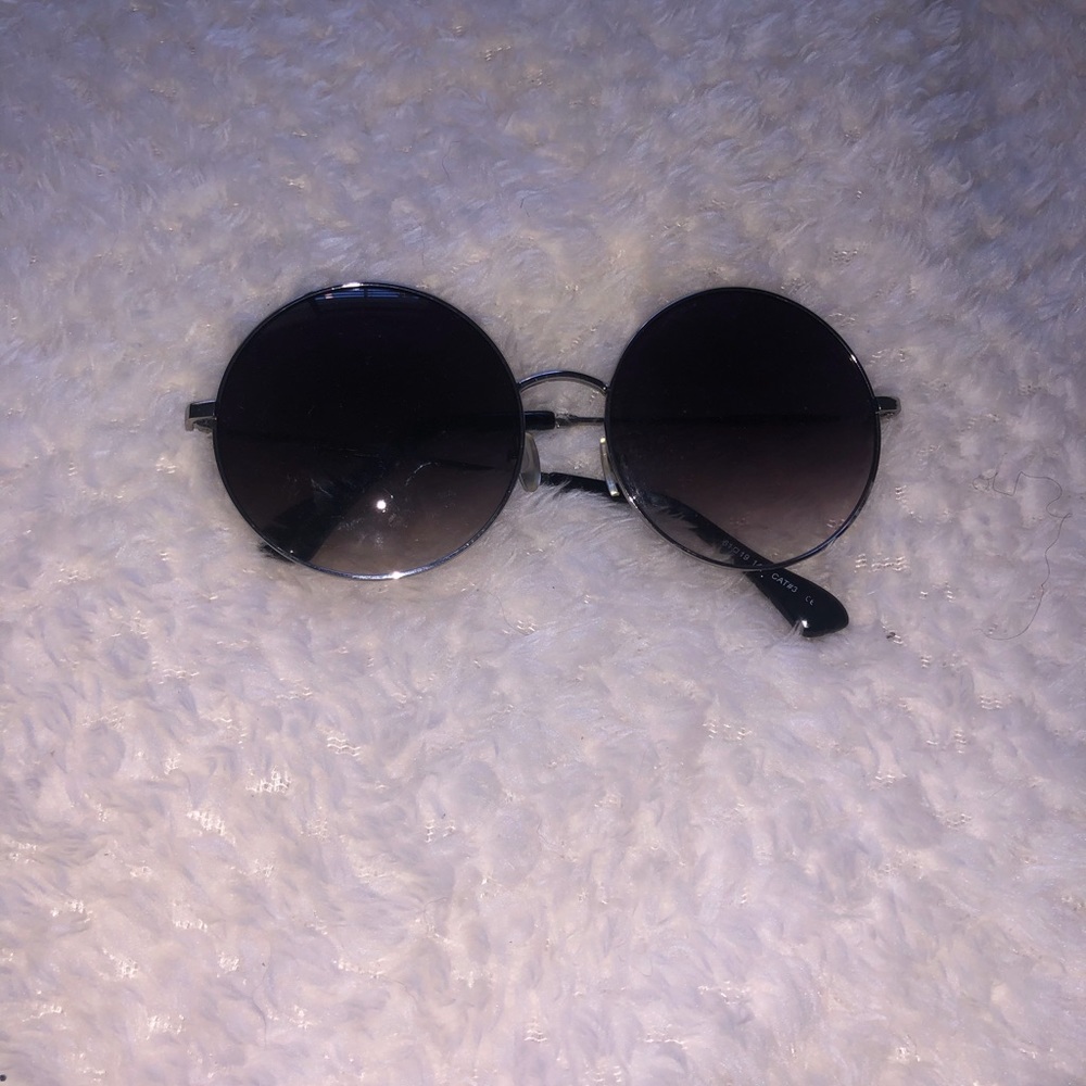 Round sunglasses